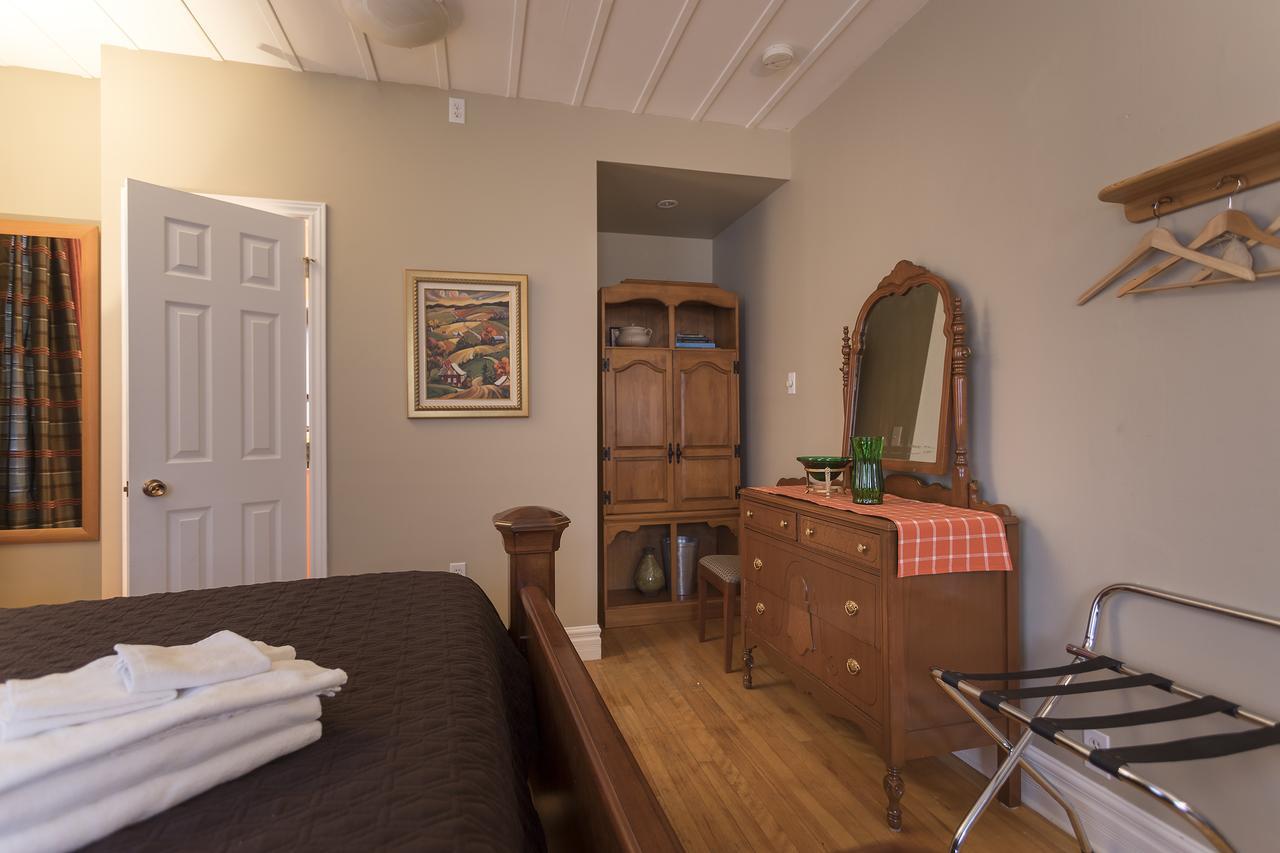 Acacias Bed & Breakfast ケベックシティ エクステリア 写真