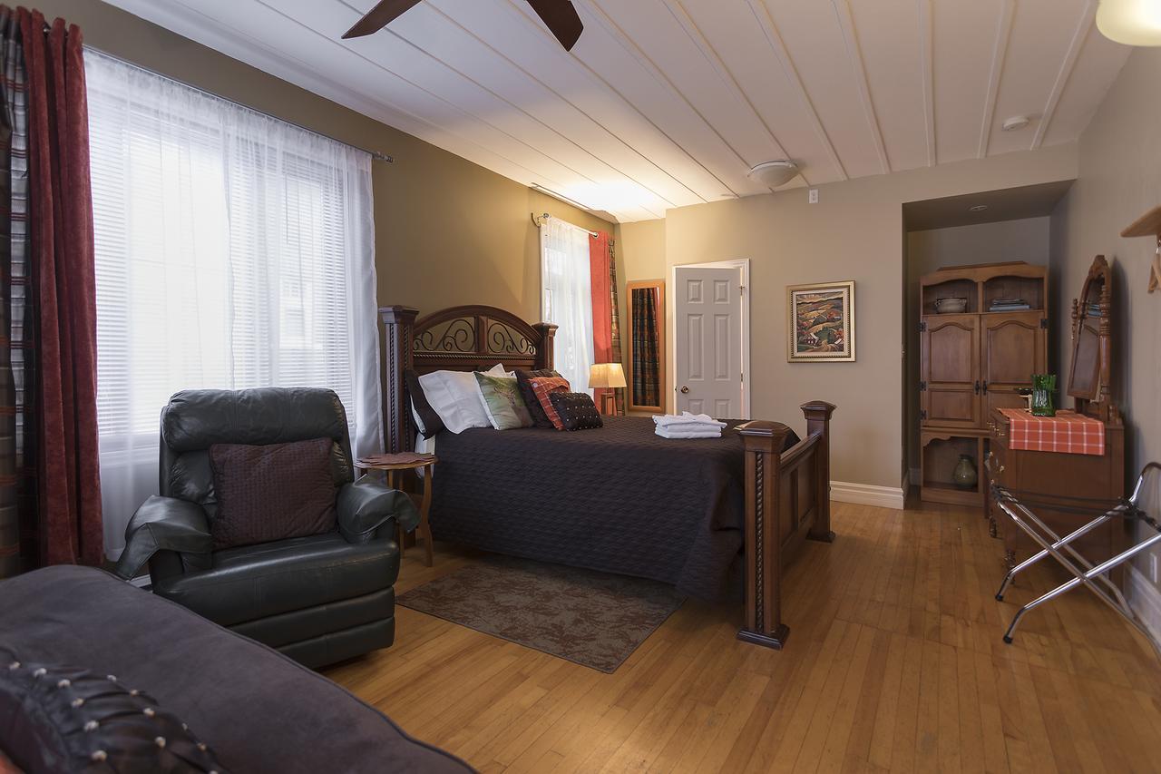 Acacias Bed & Breakfast ケベックシティ エクステリア 写真