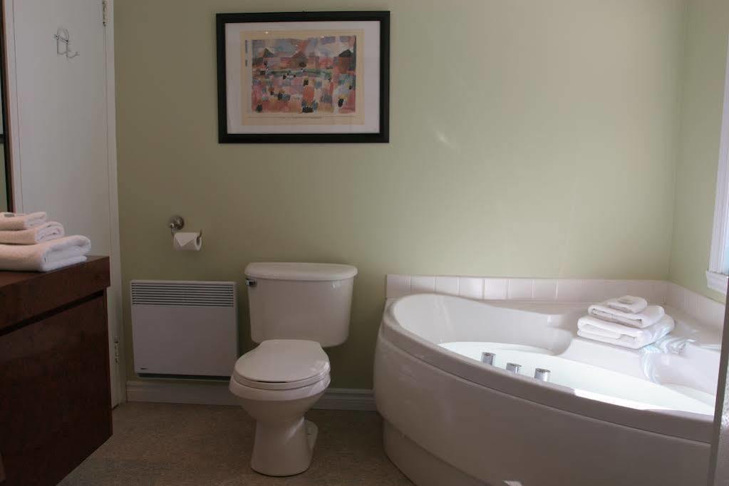 Acacias Bed & Breakfast ケベックシティ エクステリア 写真
