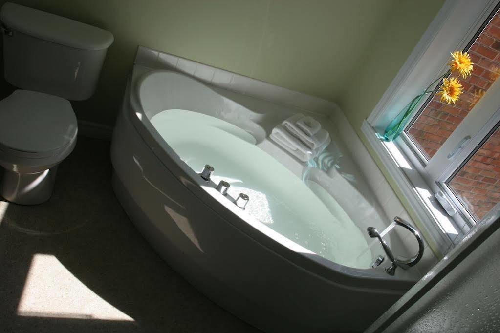 Acacias Bed & Breakfast ケベックシティ エクステリア 写真