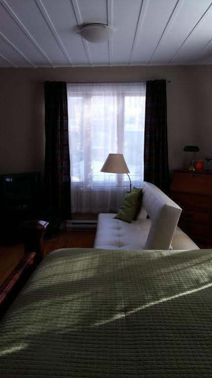 Acacias Bed & Breakfast ケベックシティ エクステリア 写真