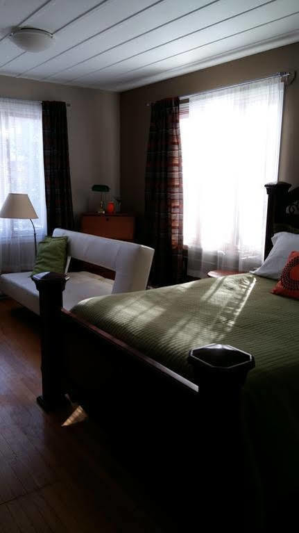 Acacias Bed & Breakfast ケベックシティ エクステリア 写真