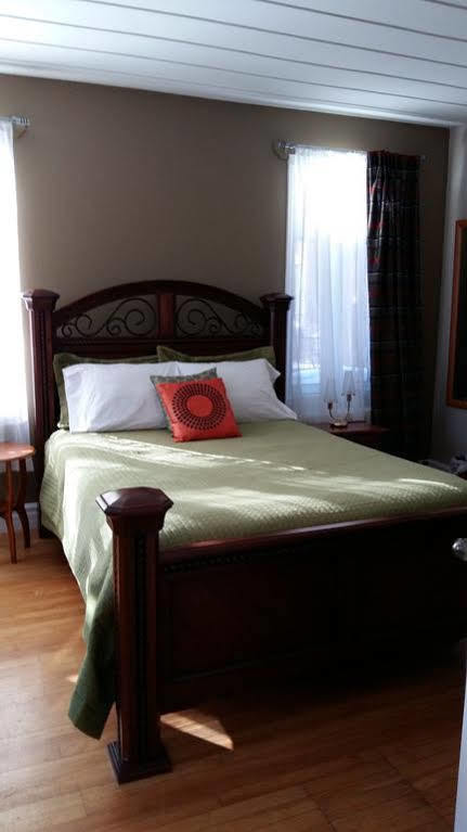 Acacias Bed & Breakfast ケベックシティ エクステリア 写真