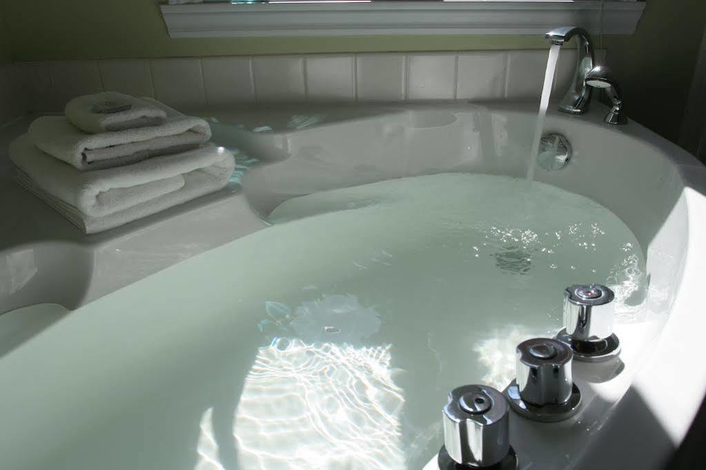 Acacias Bed & Breakfast ケベックシティ エクステリア 写真